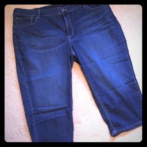 Lee dark wash denim jean capri 24w light weight